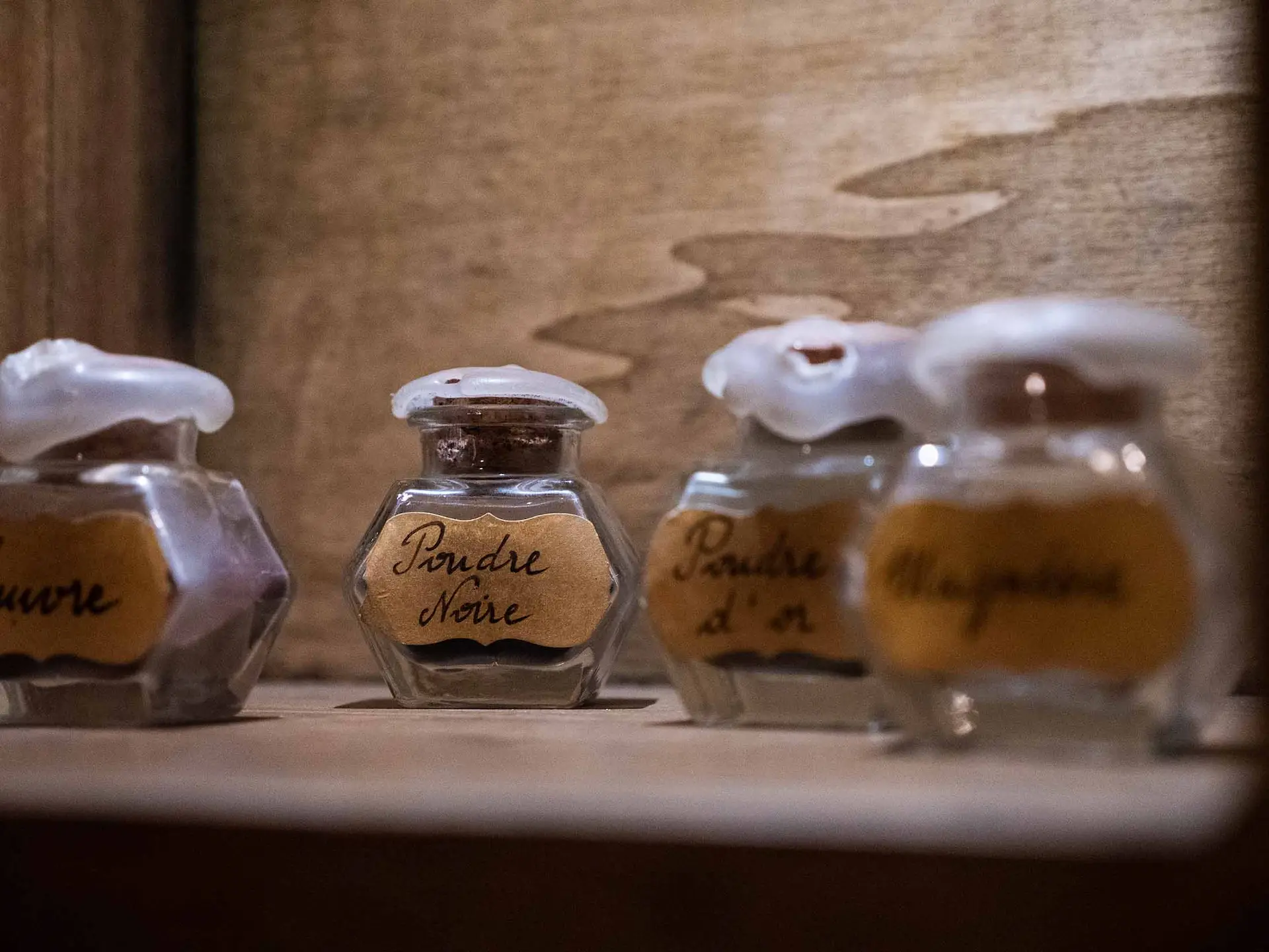 Salle escape game Léonard de Vinci, le dernier Codex - Escape Yourself Rennes fiole