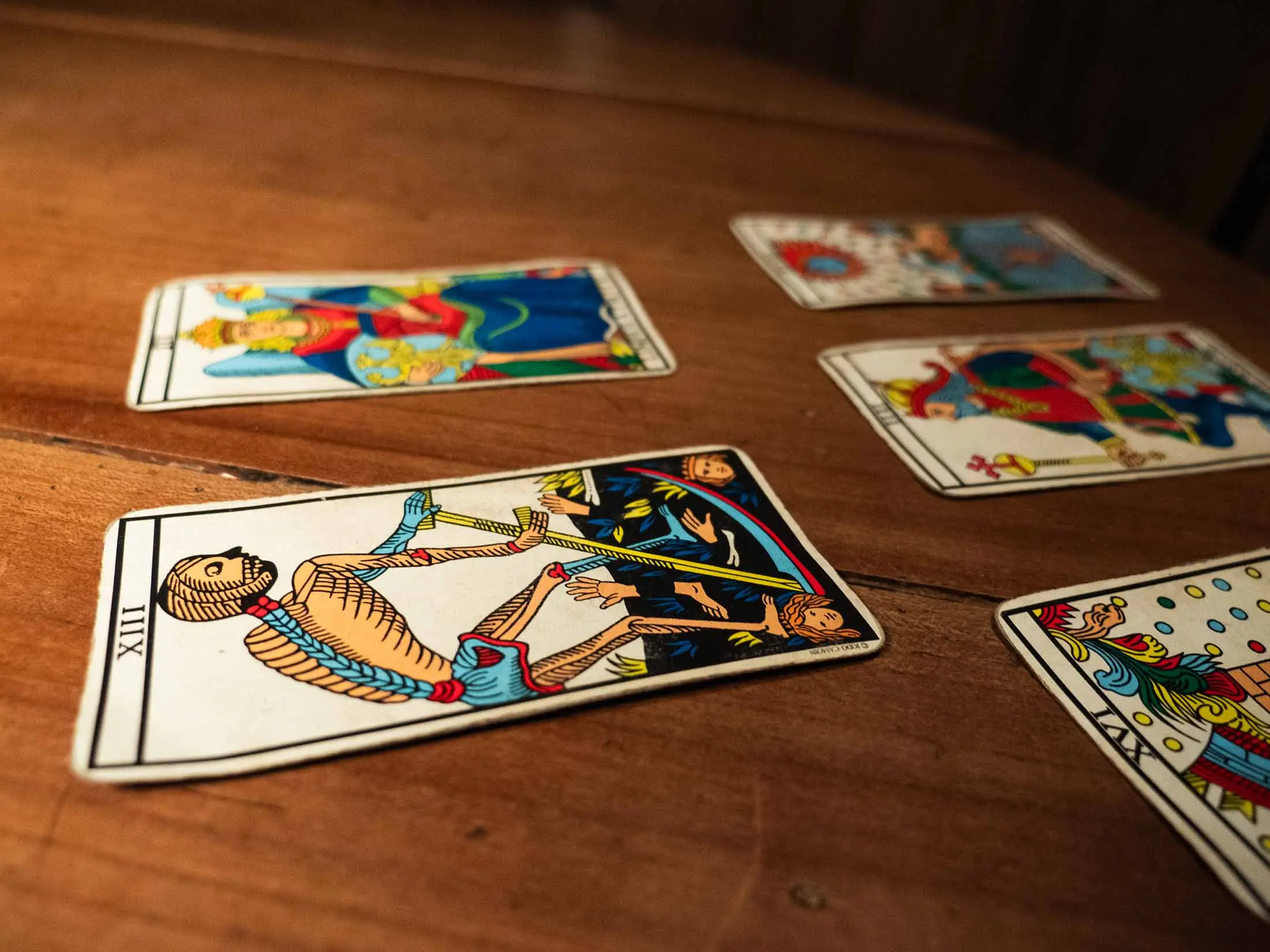 Salle escape game Vaudou - Escape Yourself Rennes jeu de carte